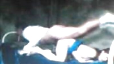 Teini saa ensikäden seksuaalikasvatusta opettajaltaan