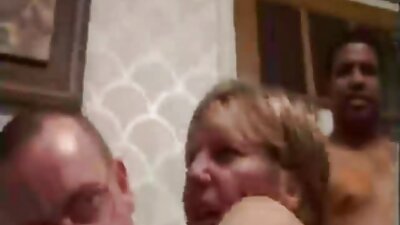 Seksikäs teini saa munaa vanhemmalta porno -ohjaajalta tänään
